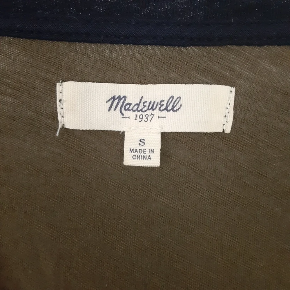 Madewell | V Neck Tee_6